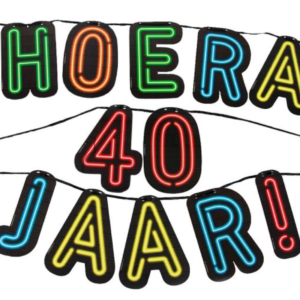 Neon letterslinger Hoera 40 jaar