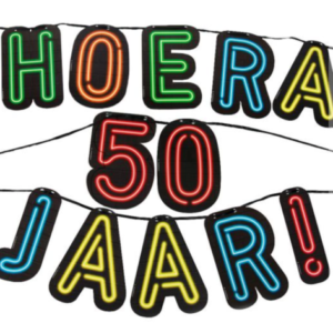 Neon letterslinger Hoera 50 jaar